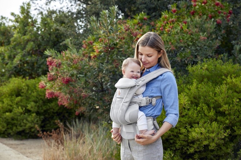 Im Juni 2021 kam die neue Babytrage "Omni Breeze" von Ergobaby auf den Markt.