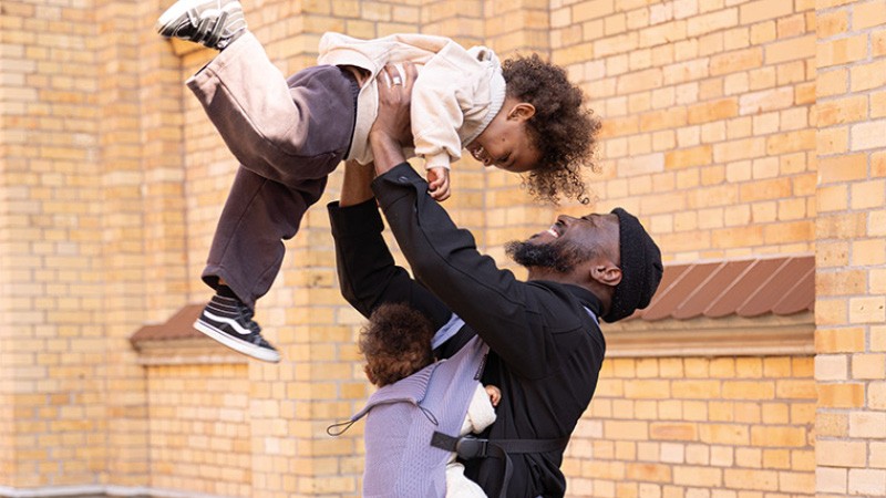 Flybaby Auf dem Arm, das ist wie fliegen!