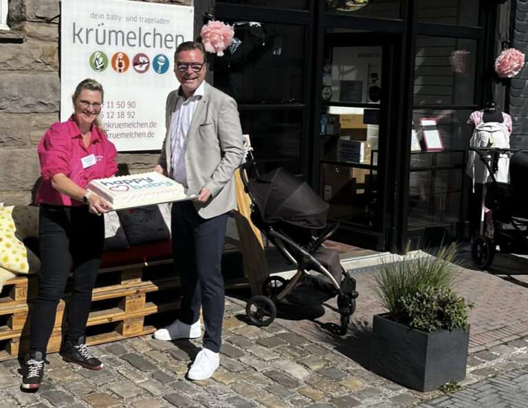 Inga Küpper (Inhaberin krümelchen) und André Babenhauserheide von EK Retail