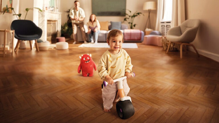 Das erste Laufrad für Babys von Woom ist da