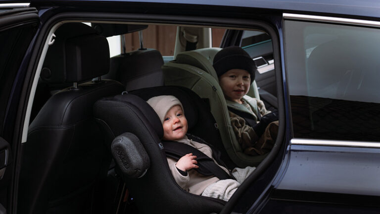 Sicher nach hinten - Axkid bringt neuen Kindersitz auf den Markt