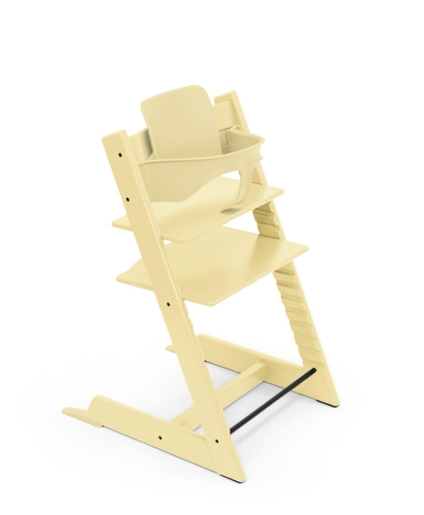 Tripp Trapp Stuhl in "Lemon Yellow, Beech", aus Holz und mit Baby-Set.