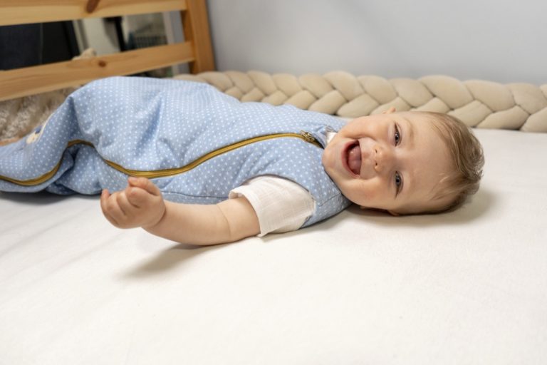 Babyschlafsäcke von Sterntaler: bequem, durchdacht und wohltemperiert